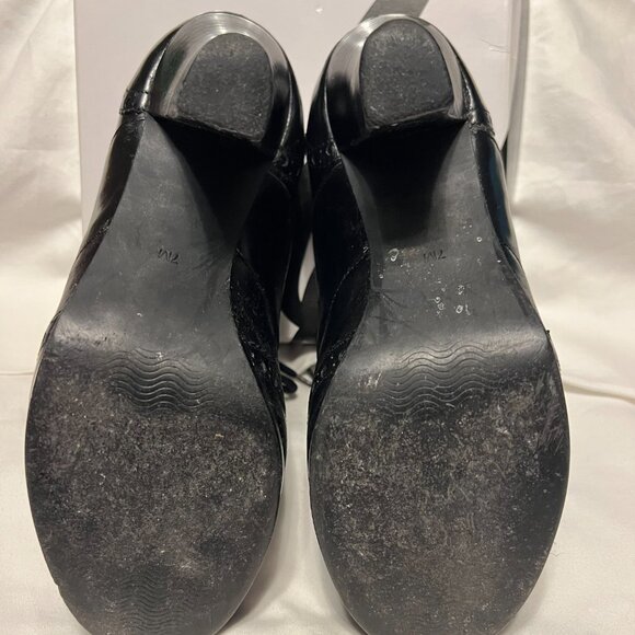 NINE WEST - BLOCK HEEL - PATENT LEATHER TIE UP SHOE - SIZE 7 - Picture 4 of 4